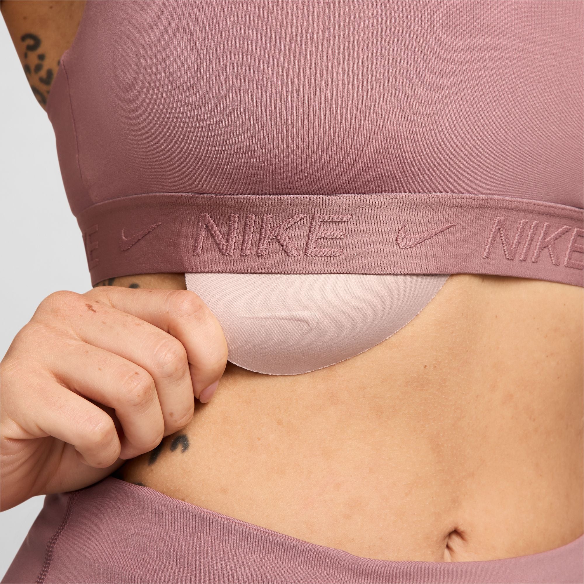 NIKE INDY TOP - LIGHT SUPPORT - Image 5