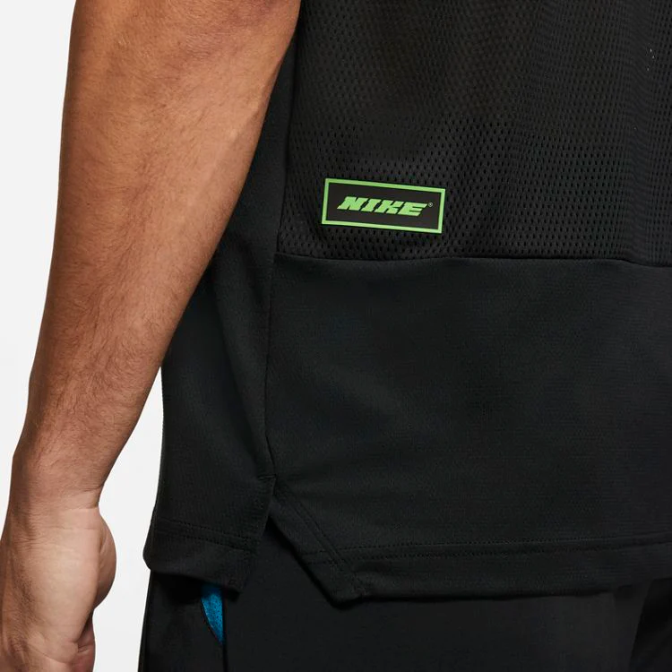 NIKE SPORT CLASH T-SHIRT - Image 3