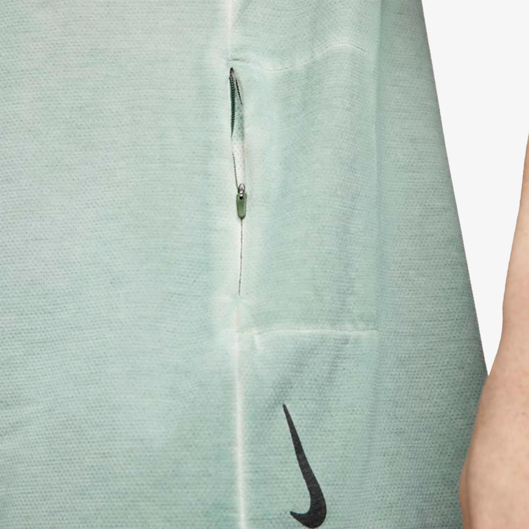 NIKE YOGA  SHORT-SLEEVE SPECIALTY-DYED TOP - Image 5