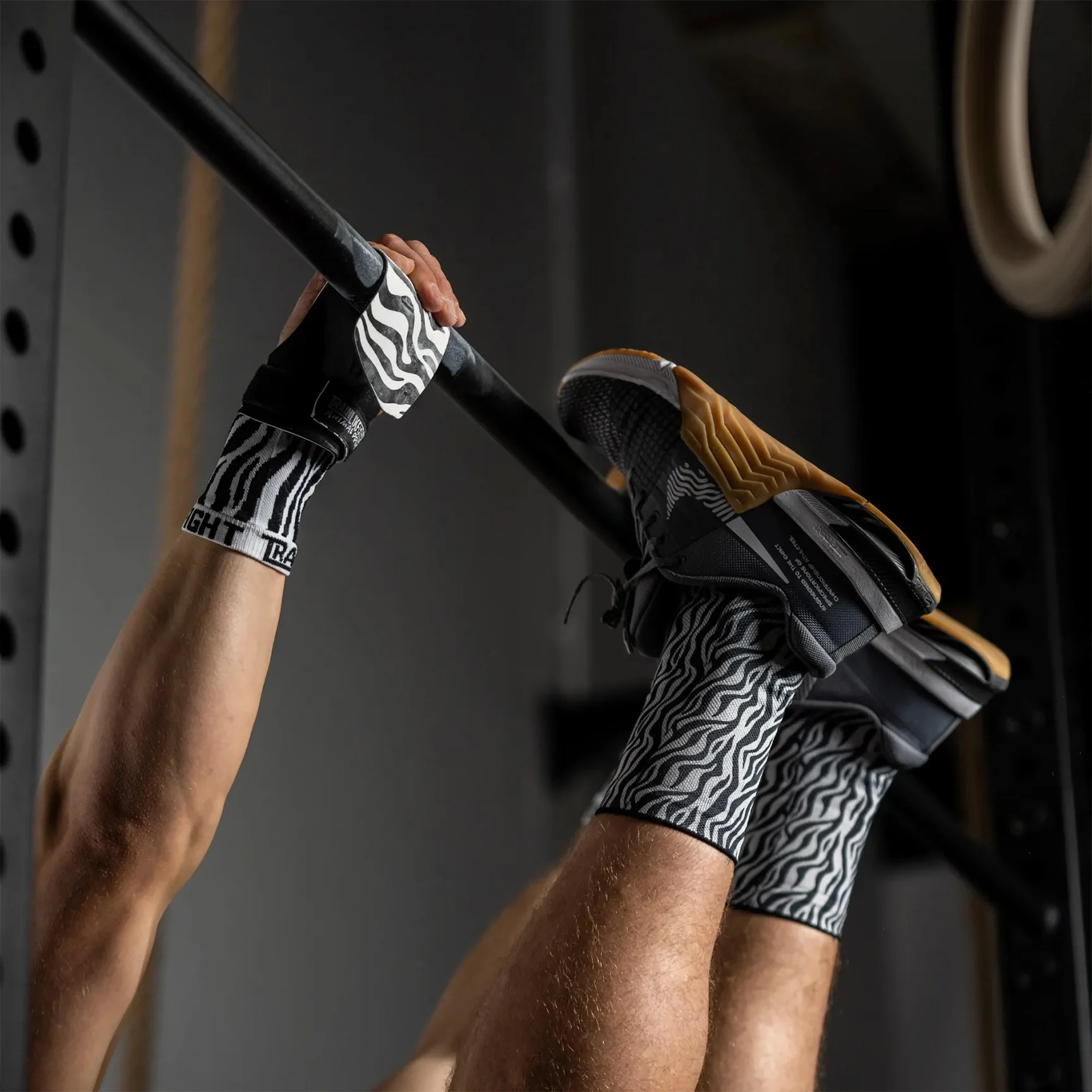 TRAINLIKEFIGHT ICON ZEBRA GRIPS - Image 3