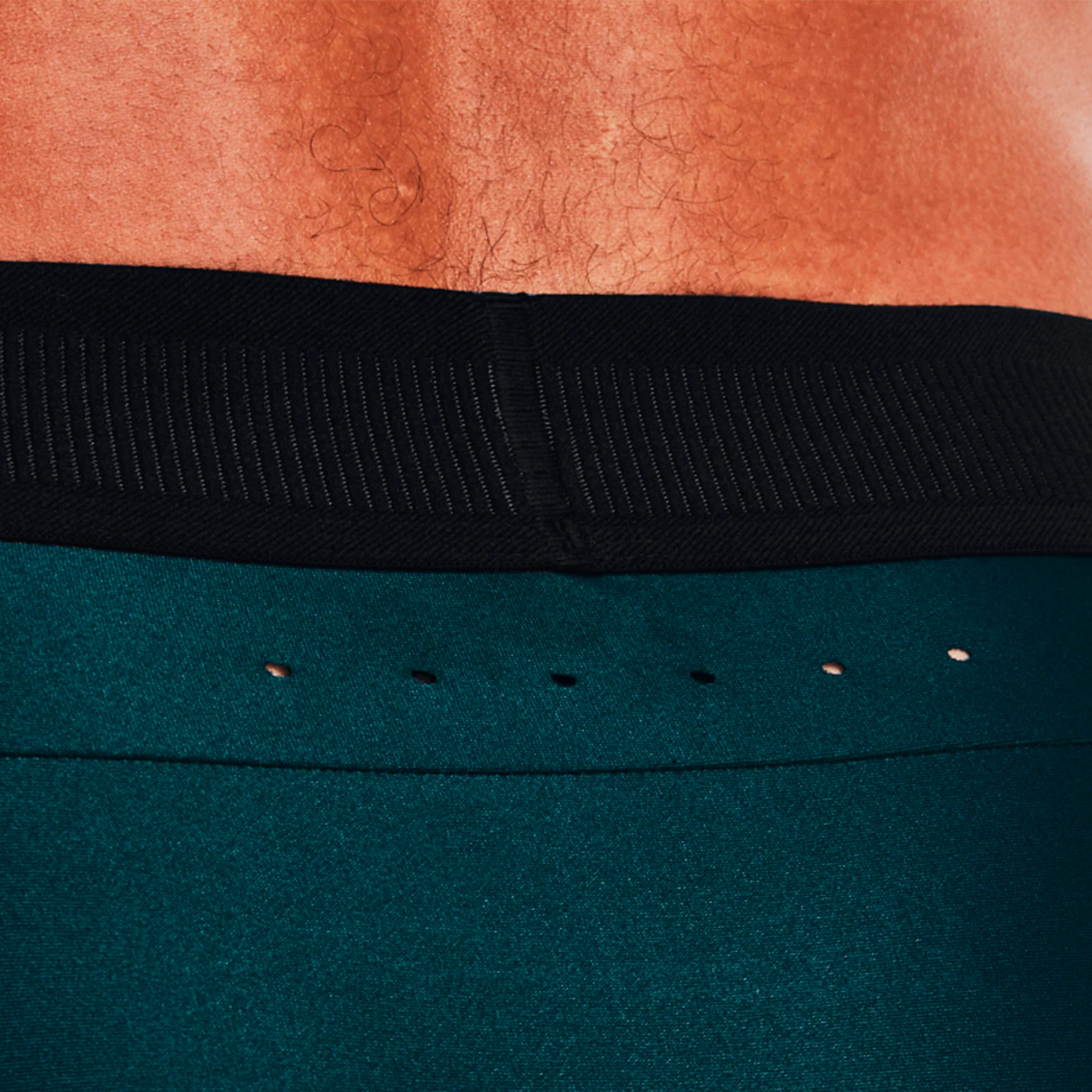 UNDER ARMOUR ISO-CHILL PERFORATED LONG LEGGINGS - Image 5