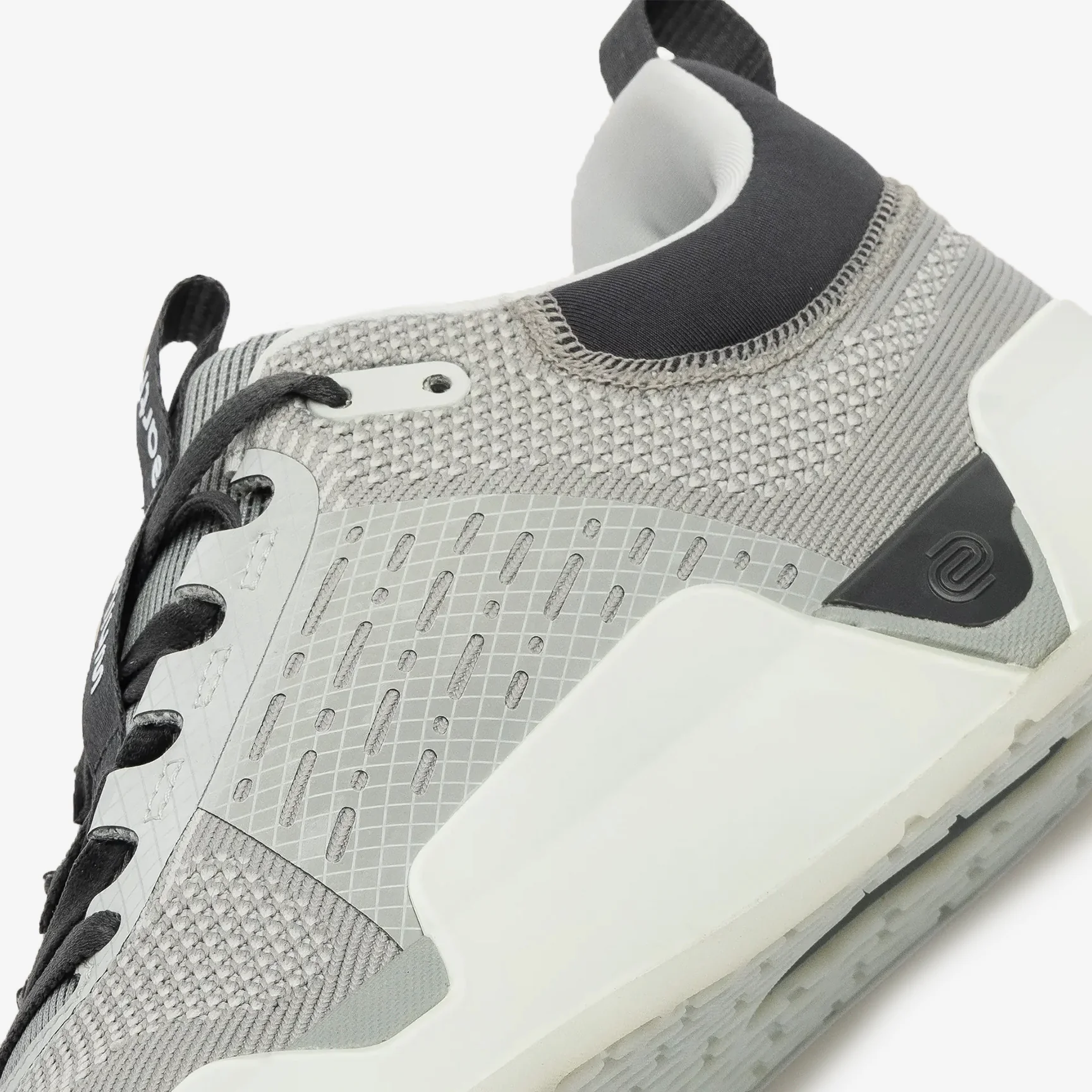 WHILE ON EARTH MOVE TRAINER - Image 7