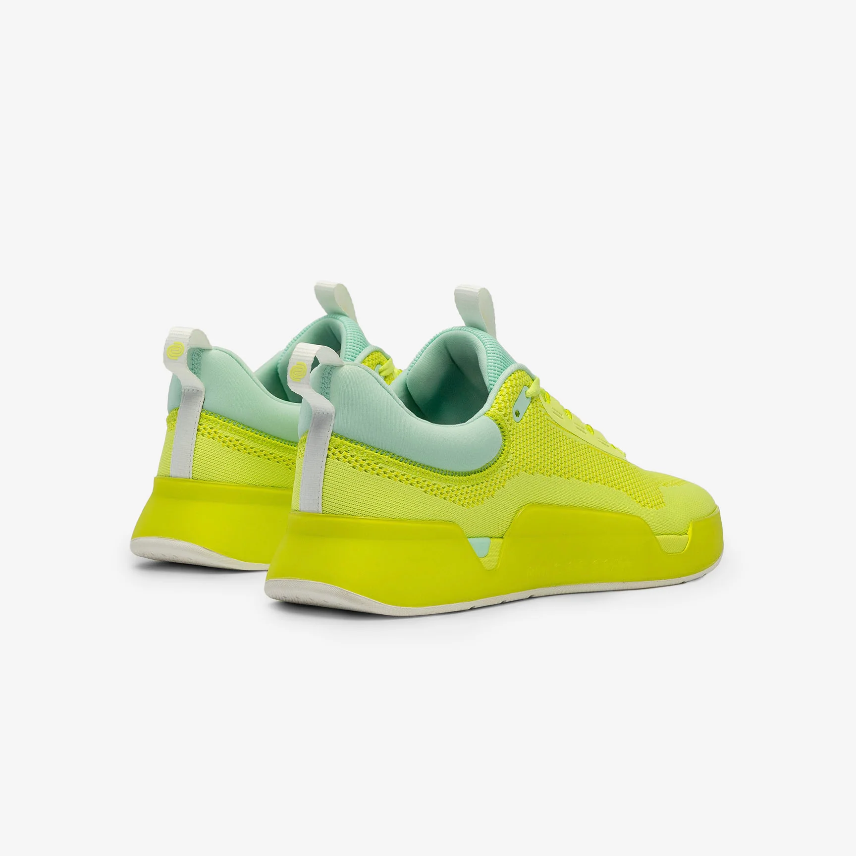 WHILE ON EARTH MOVE TRAINER - Image 4
